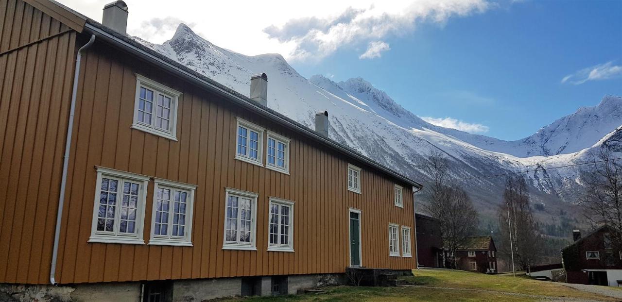 Apartamento Lensmansgarden Marteinsgarden Innfjorden Exterior foto